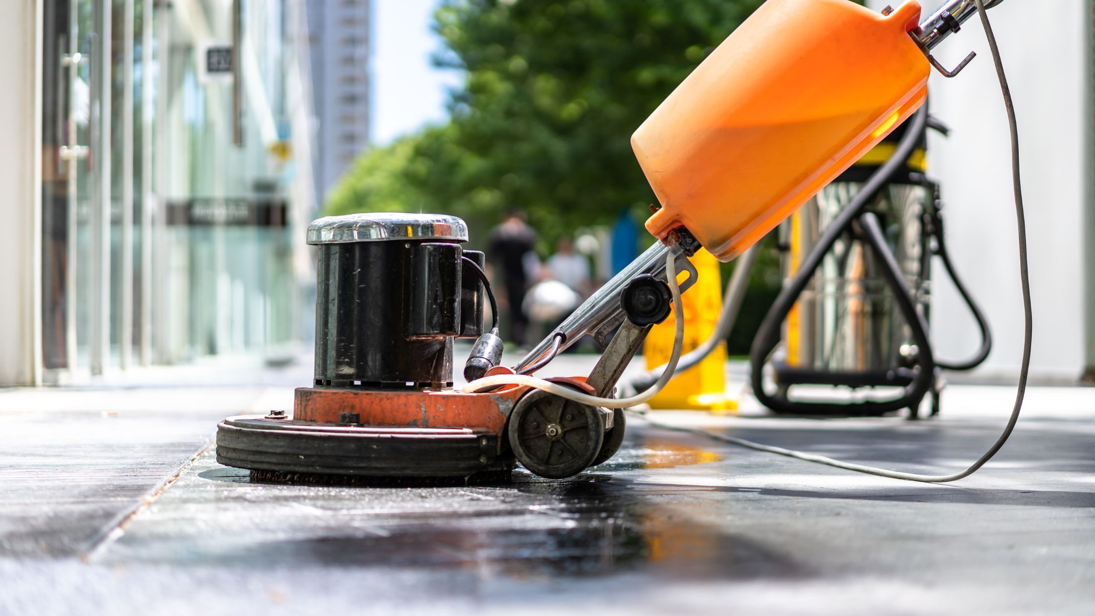 10 Hal Penting Sebelum Membeli Mesin Pembersih Lantai