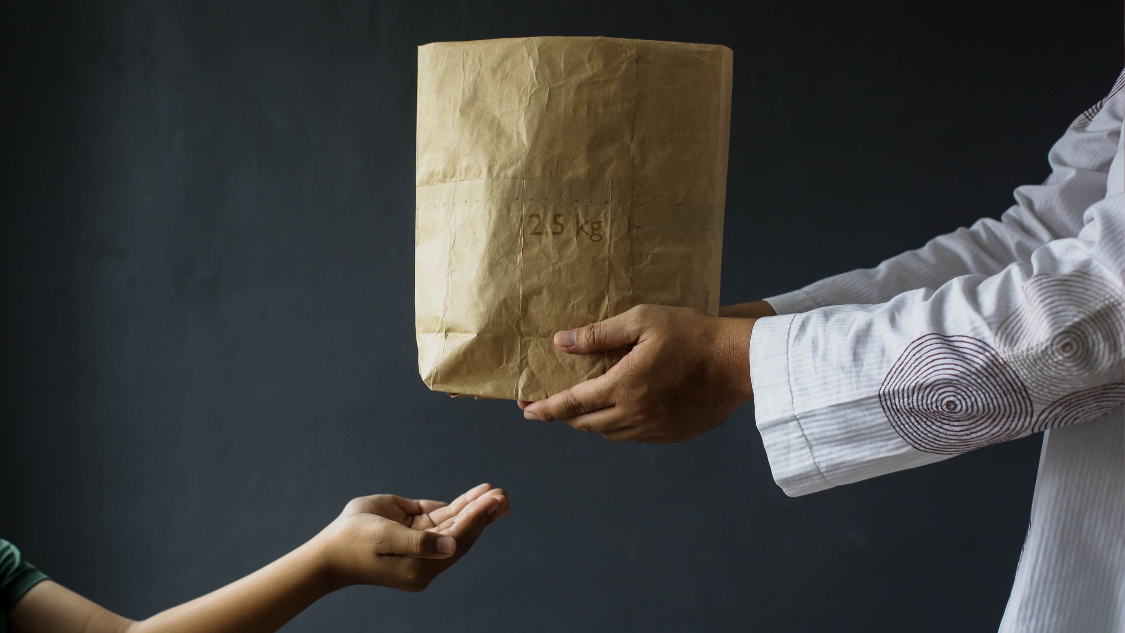 13 Dampak Positif Beramal bagi Kehidupan dan Masyarakat