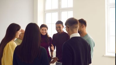 Contoh Ice Breaking Seru untuk Kelas, Ruangan & Presentasi